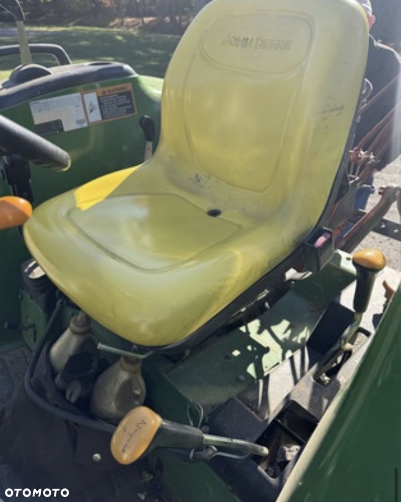 John Deere 4700 - 6