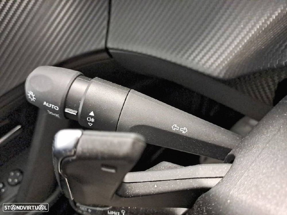 Peugeot 2008 1.2 PureTech Allure Pack - 14