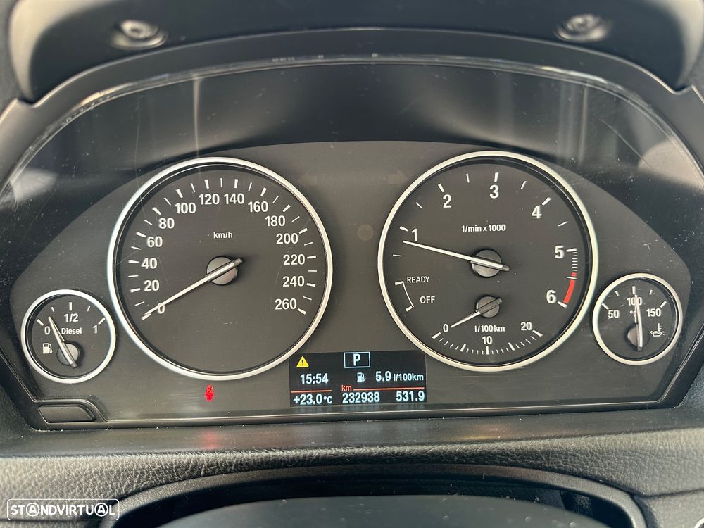 BMW 318 d Aut. Luxury Line - 30