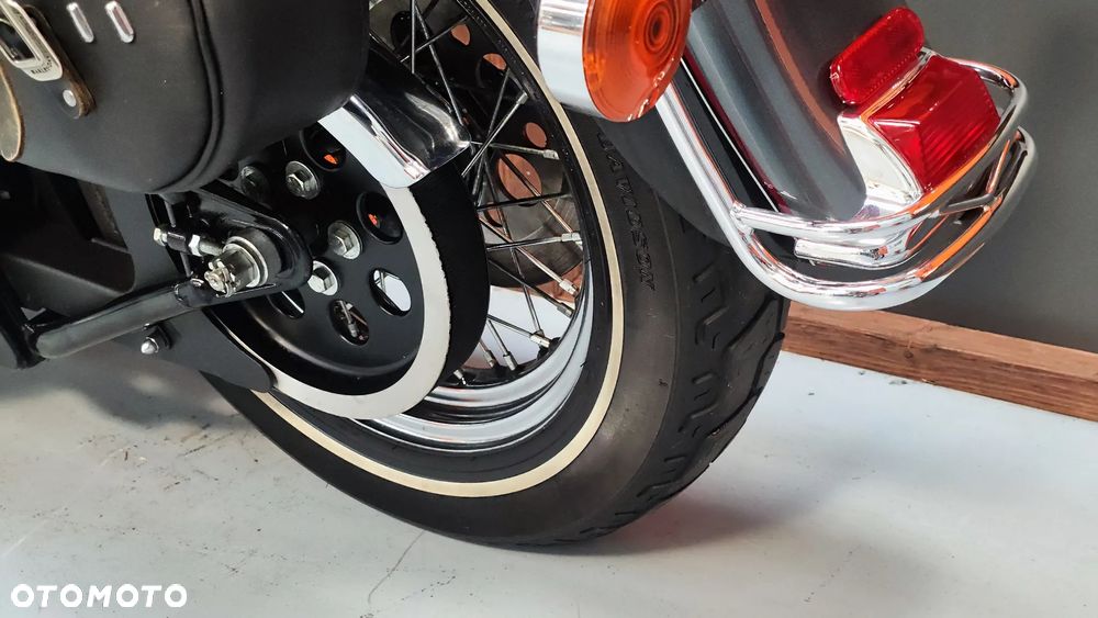 Harley-Davidson Softail Deluxe - 32