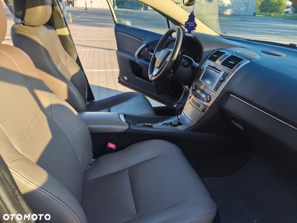 Toyota Avensis 2.0 Prestige MS - 38