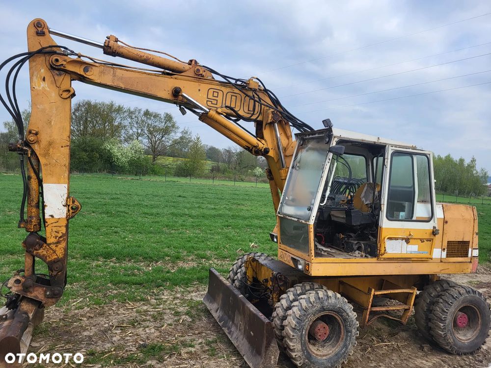 Liebherr A900 - 2