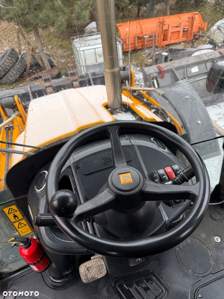 JCB 4CX - 7