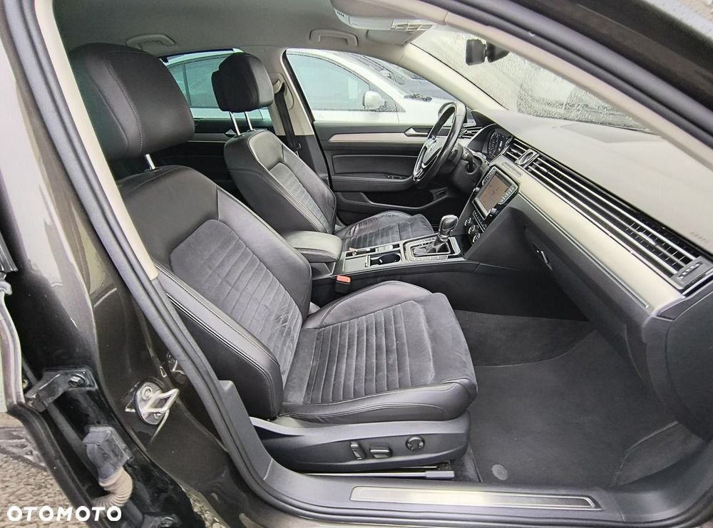 Volkswagen Passat 2.0 TSI BMT 4Mot Highline DSG - 17