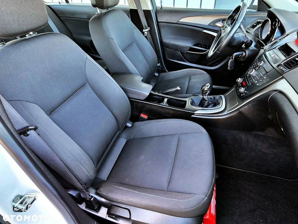 Opel Insignia - 25
