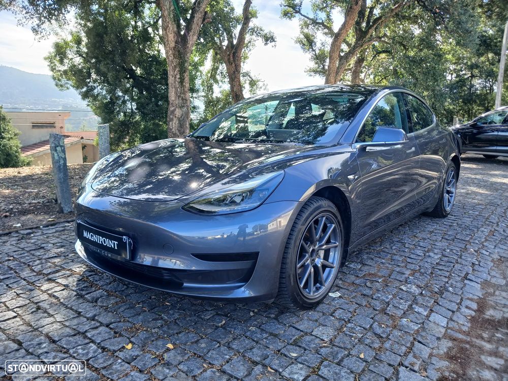 Tesla Model 3 - 1