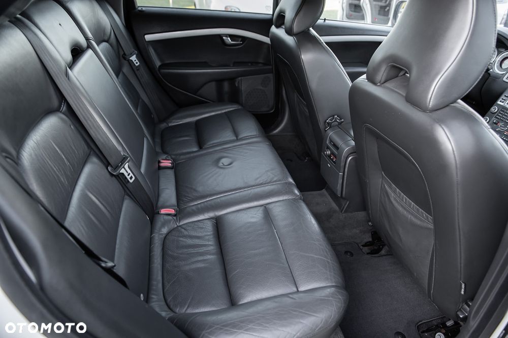 Volvo XC 70 D5 AWD Kinetic - 19
