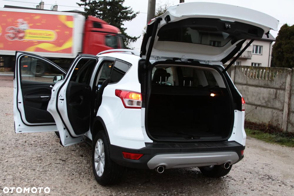 Ford Kuga 2.0 TDCi 2x4 Titanium - 22