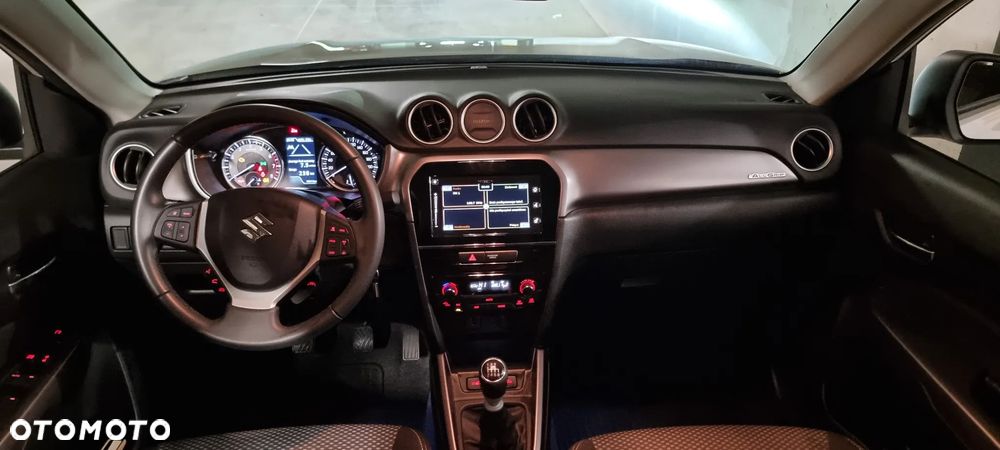 Suzuki Vitara 1.4 Boosterjet SHVS Premium 4WD - 11