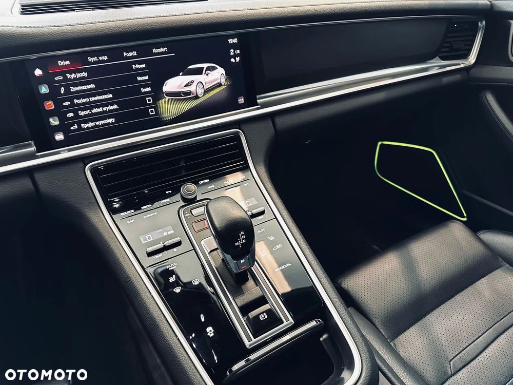 Porsche Panamera 4 Platinum Edition - 17