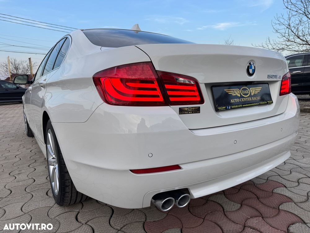 BMW Seria 5 525d Sport-Aut. Luxury Line - 17