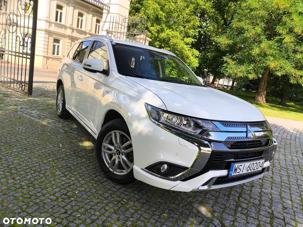 Mitsubishi Outlander 2.4 4WD - 6