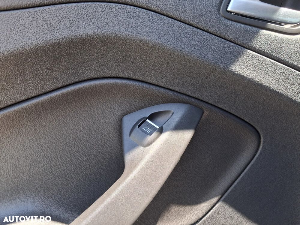 Ford Kuga - 27