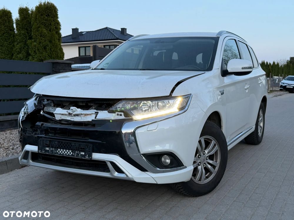 Mitsubishi Outlander Intense + - 3