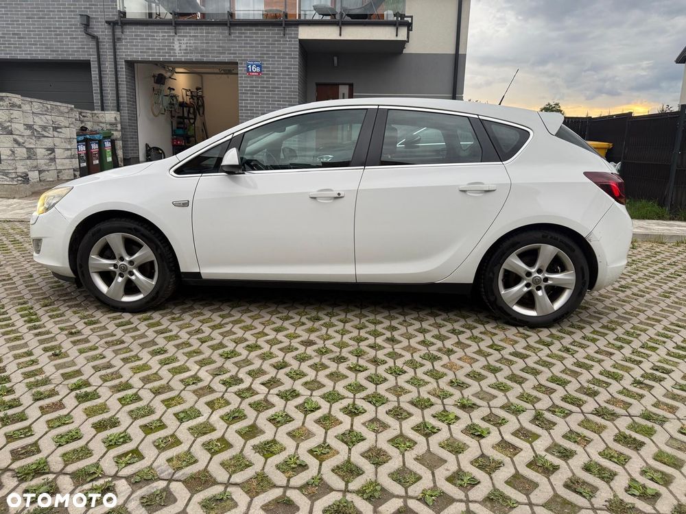 Opel Astra 2.0 CDTI Cosmo - 16
