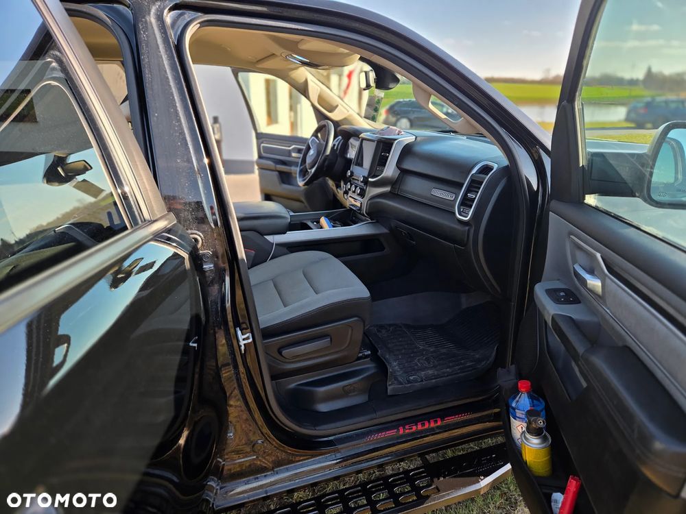 RAM 1500 5.7 Crew Cab Shortbed Bighorn Black - 13