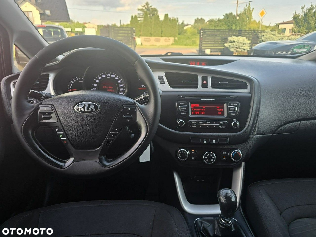 Kia Ceed - 12