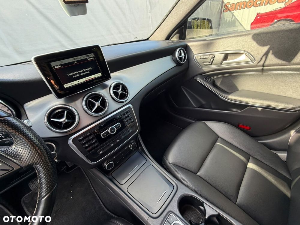 Mercedes-Benz CLA - 27