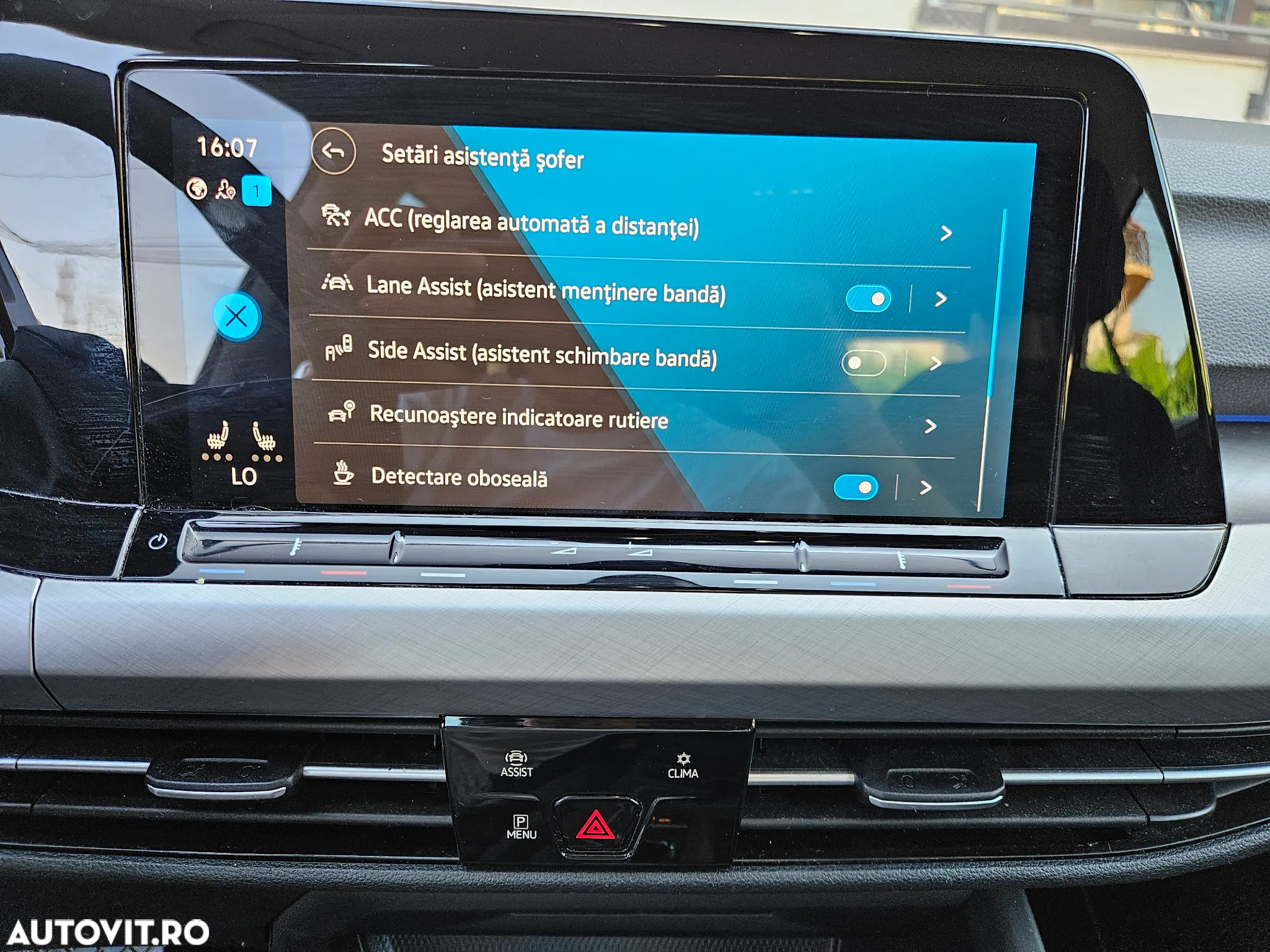 Volkswagen Golf 1.0 eTSI DSG MHEV Life - 12