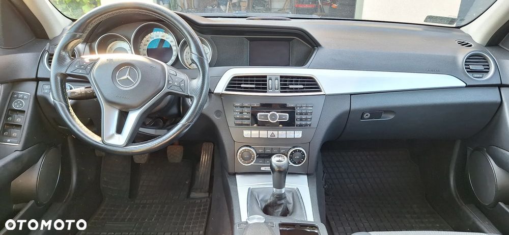 Mercedes-Benz Klasa C 200 (BlueEFFICIENCY) Avantgarde - 6