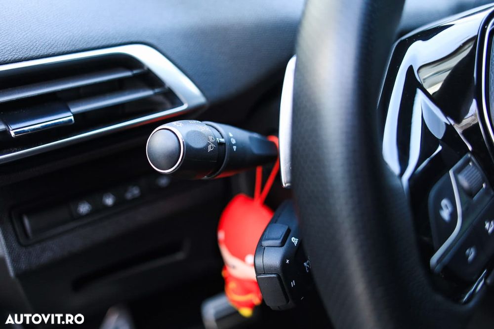 Peugeot 3008 1.2 PureTech 130 EAT8 GT - 37