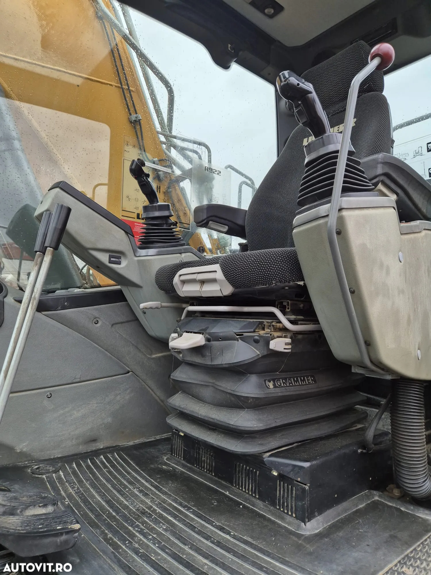 Liebherr R922 NLC - 15