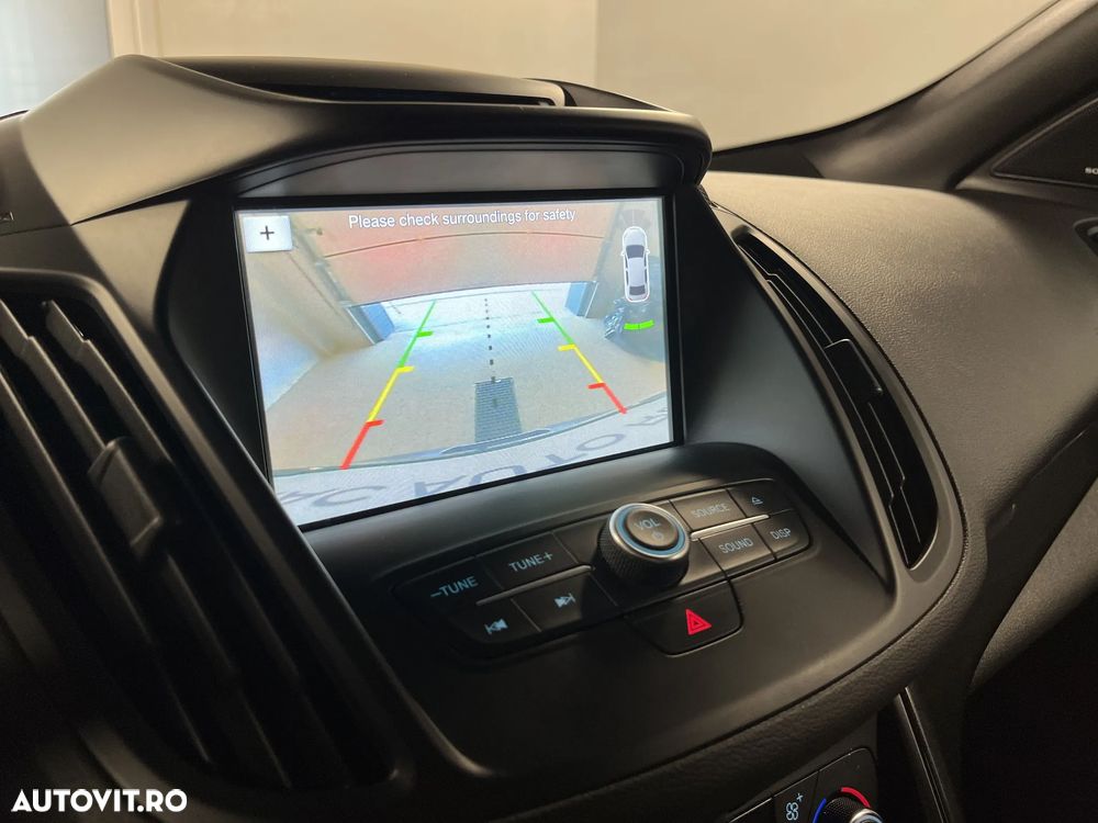 Ford Kuga 2.0 TDCi 4WD Powershift ST-Line - 20