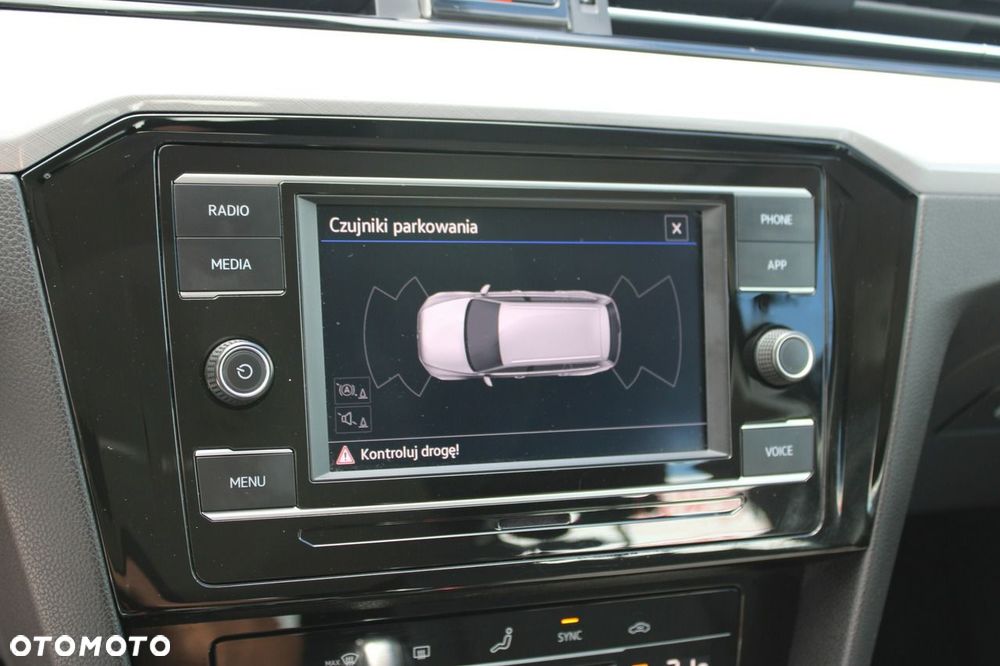 Volkswagen Passat - 30