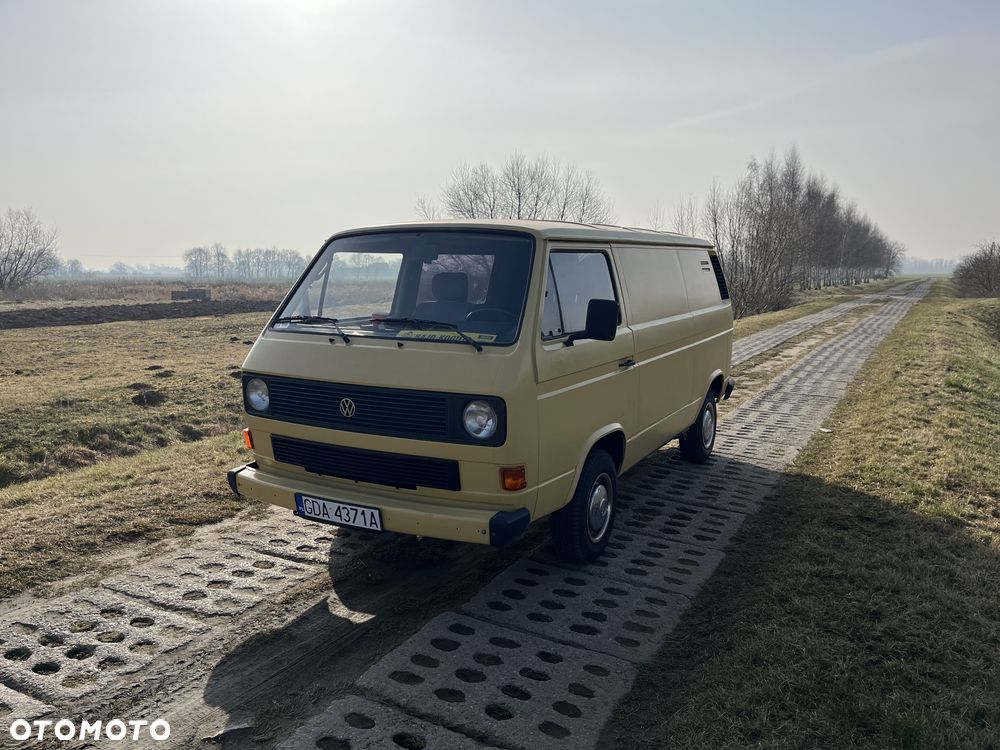 Volkswagen Transporter - 2