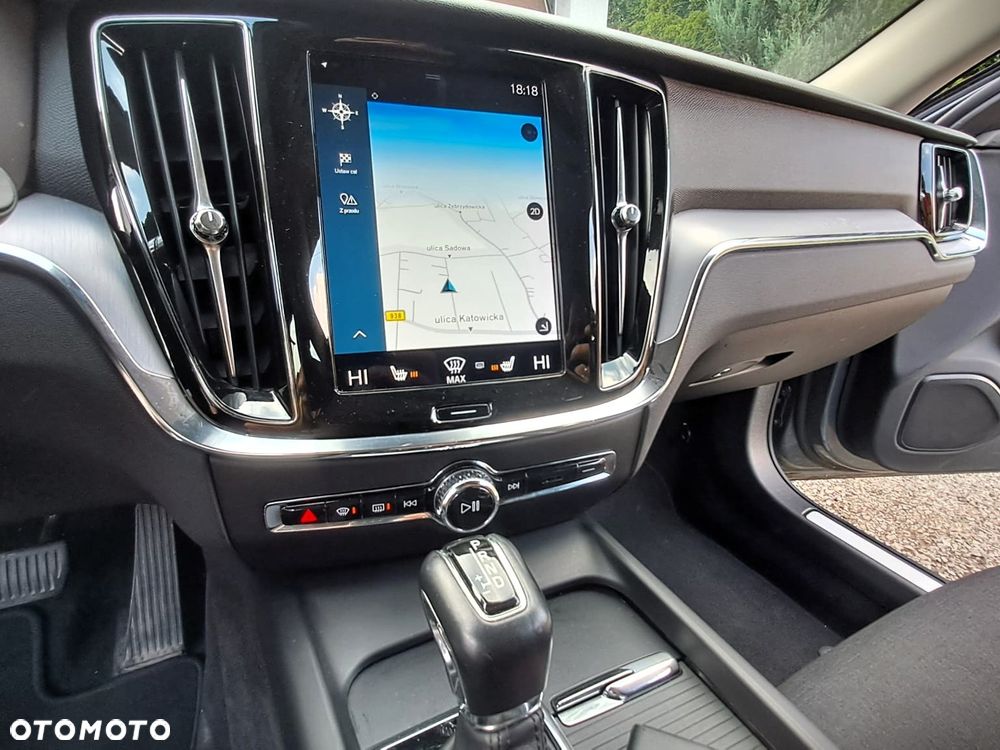 Volvo V60 D4 Geartronic Momentum - 8