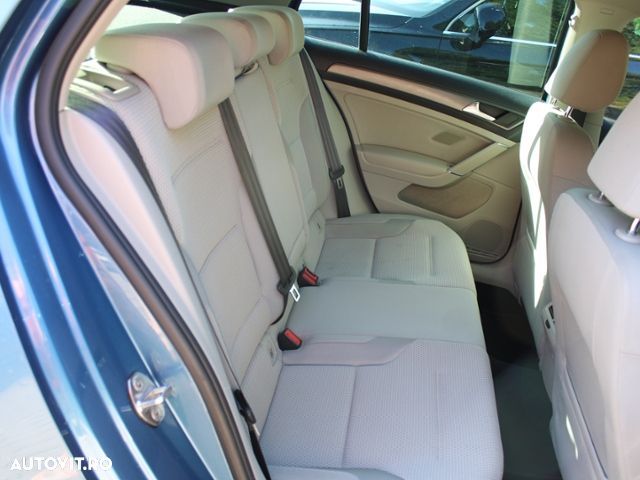 Volkswagen Golf 1.6 TDI BMT Comfortline - 22