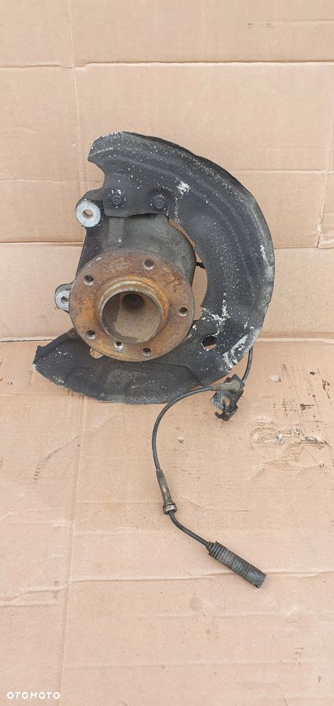 Zwrotnica piasta prawy przód przednia prawa BMW 3 E91 6764444 - 1