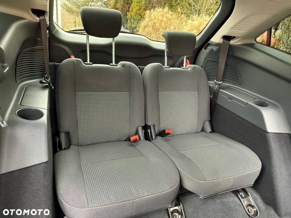 Ford Grand C-MAX 2.0 TDCi Titanium - 32