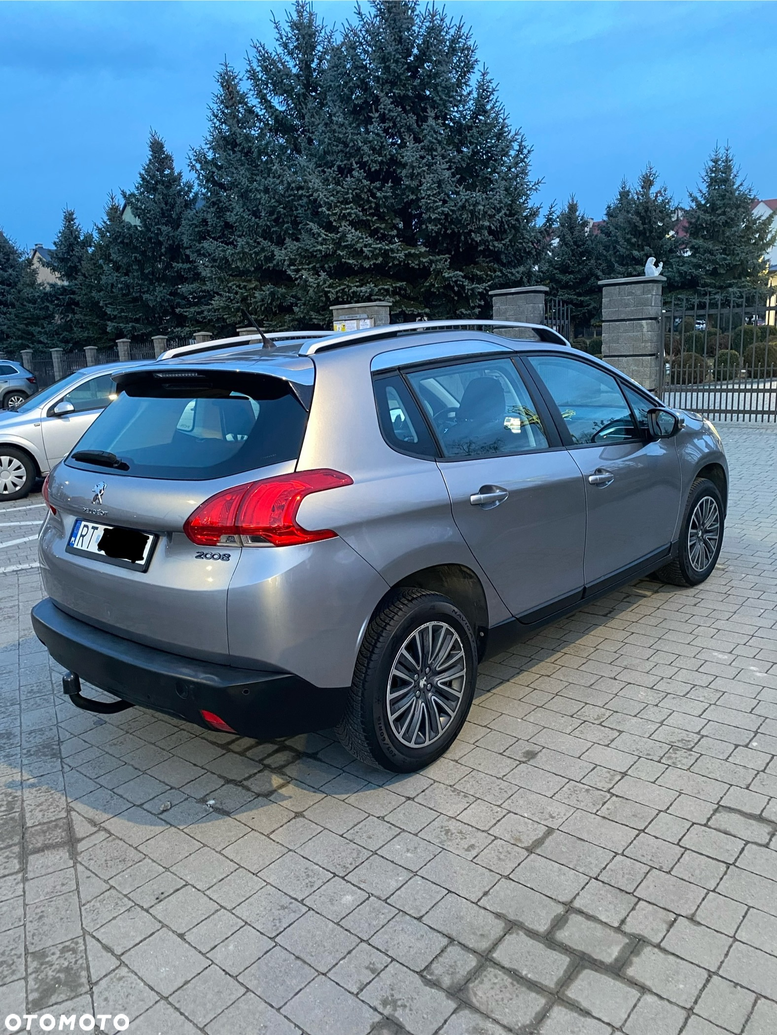 Peugeot 2008 1.2 Pure Tech Active - 12