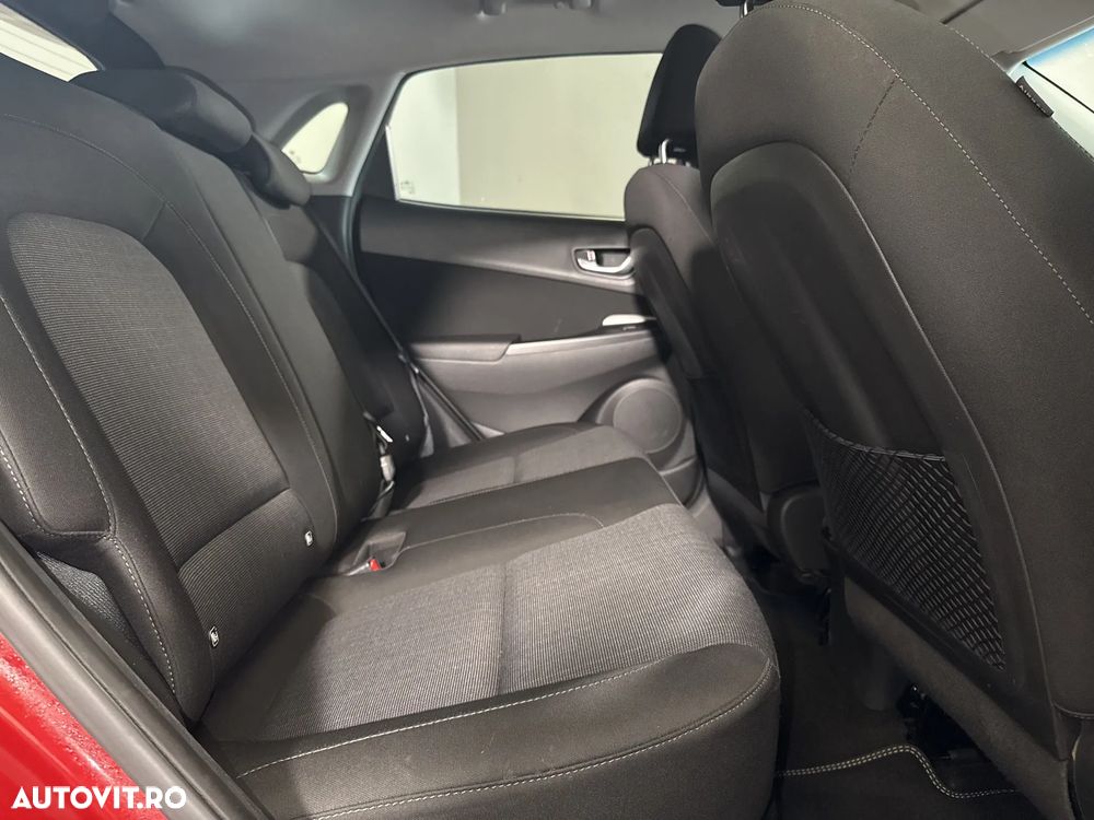 Hyundai KONA - 13