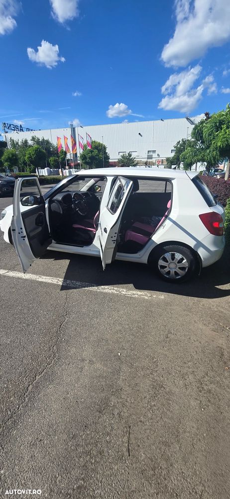 Skoda Fabia 1.2 HTP Active - 6
