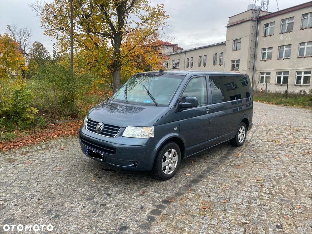 Volkswagen Multivan - 1