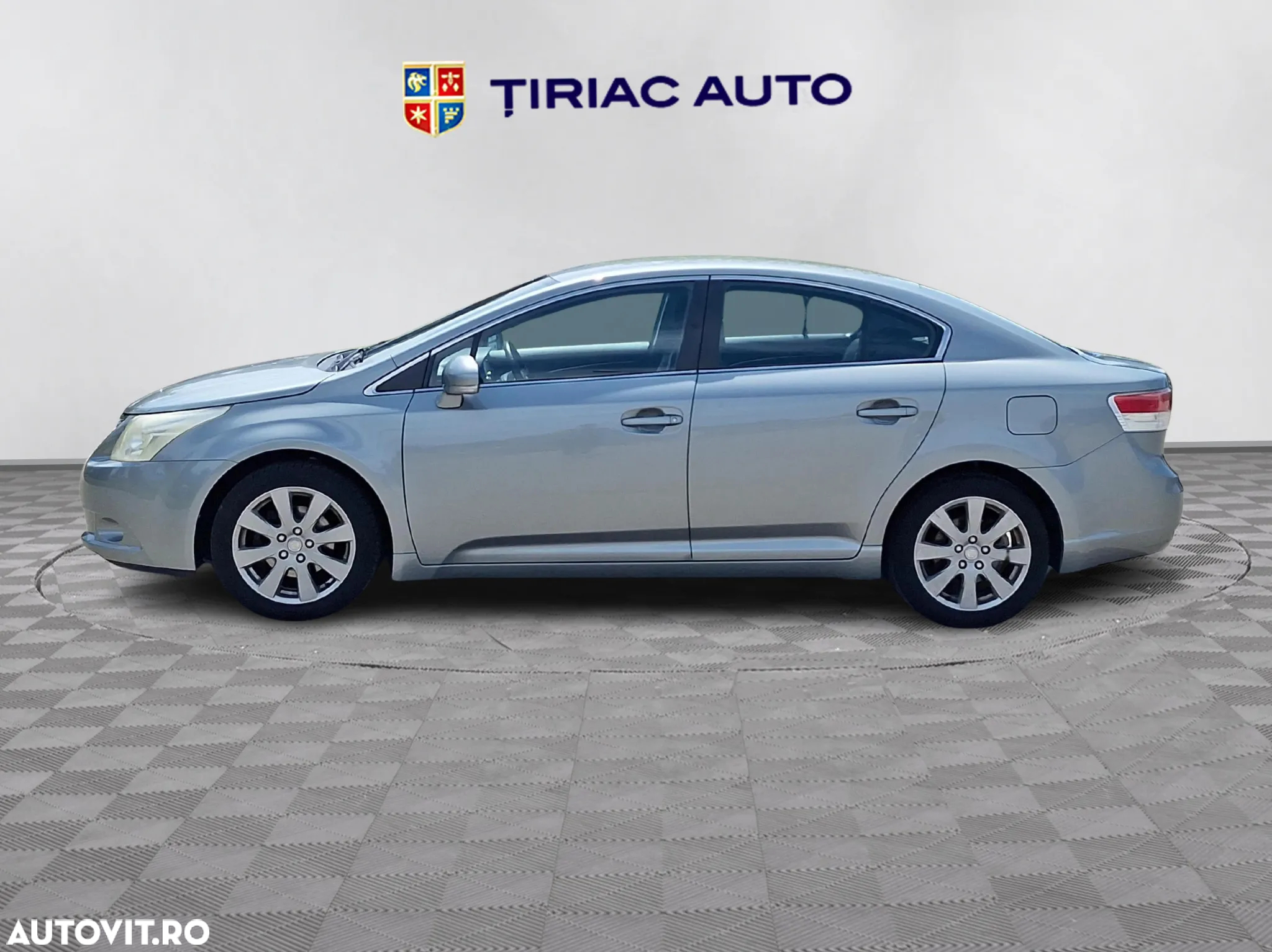 Toyota Avensis - 2