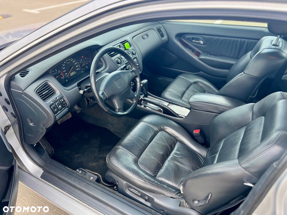 Honda Accord 2.0 ES - 11