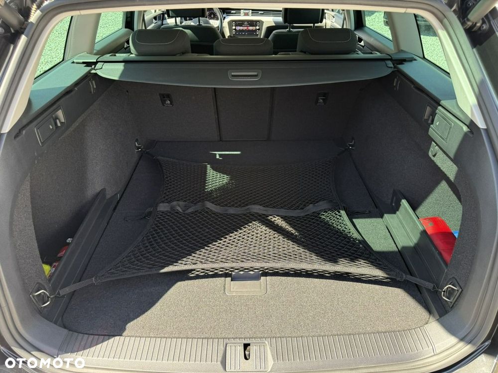 Volkswagen Passat Variant 2.0 TDI EVO Business DSG - 26
