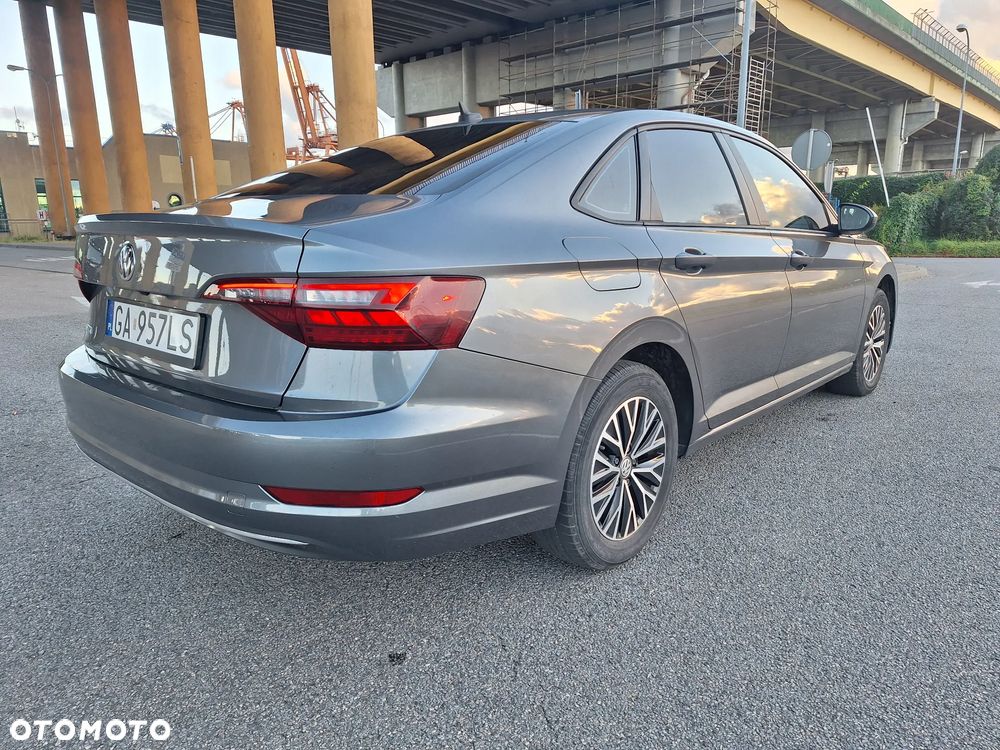 Volkswagen Jetta - 9