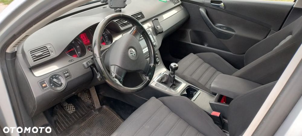Volkswagen Passat 1.9 TDI Comfortline - 11
