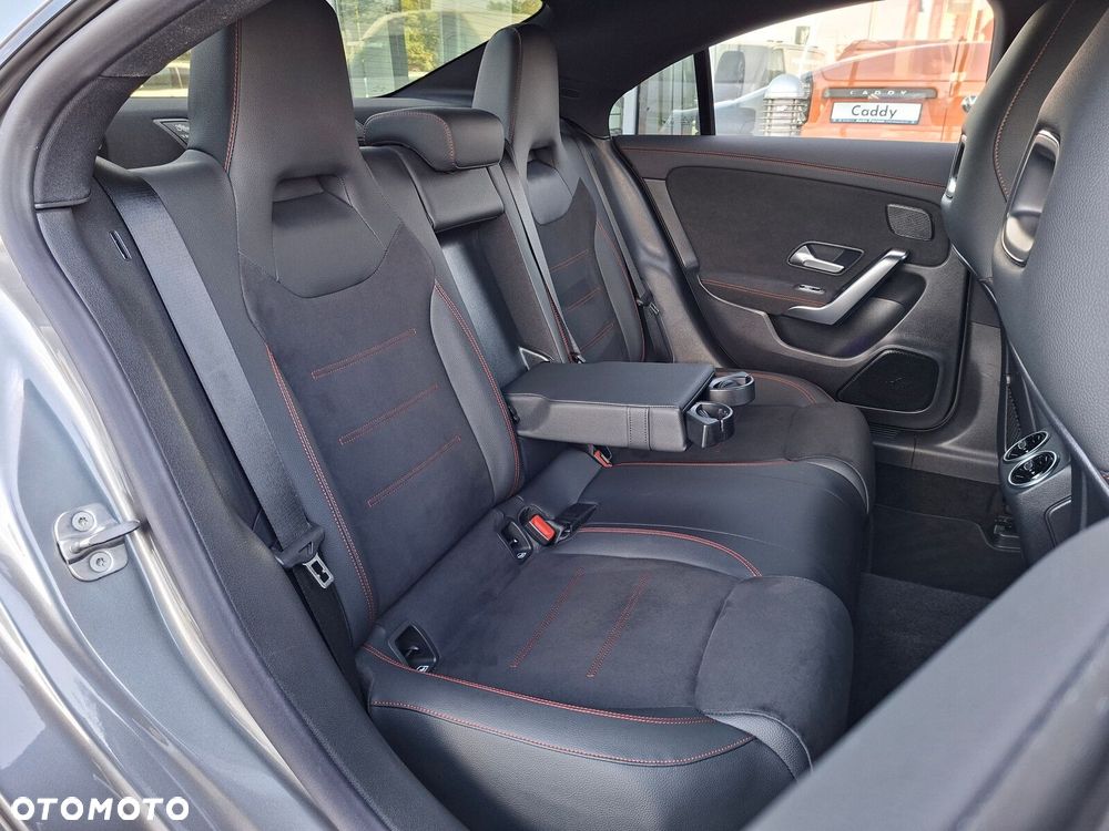 Mercedes-Benz CLA - 17