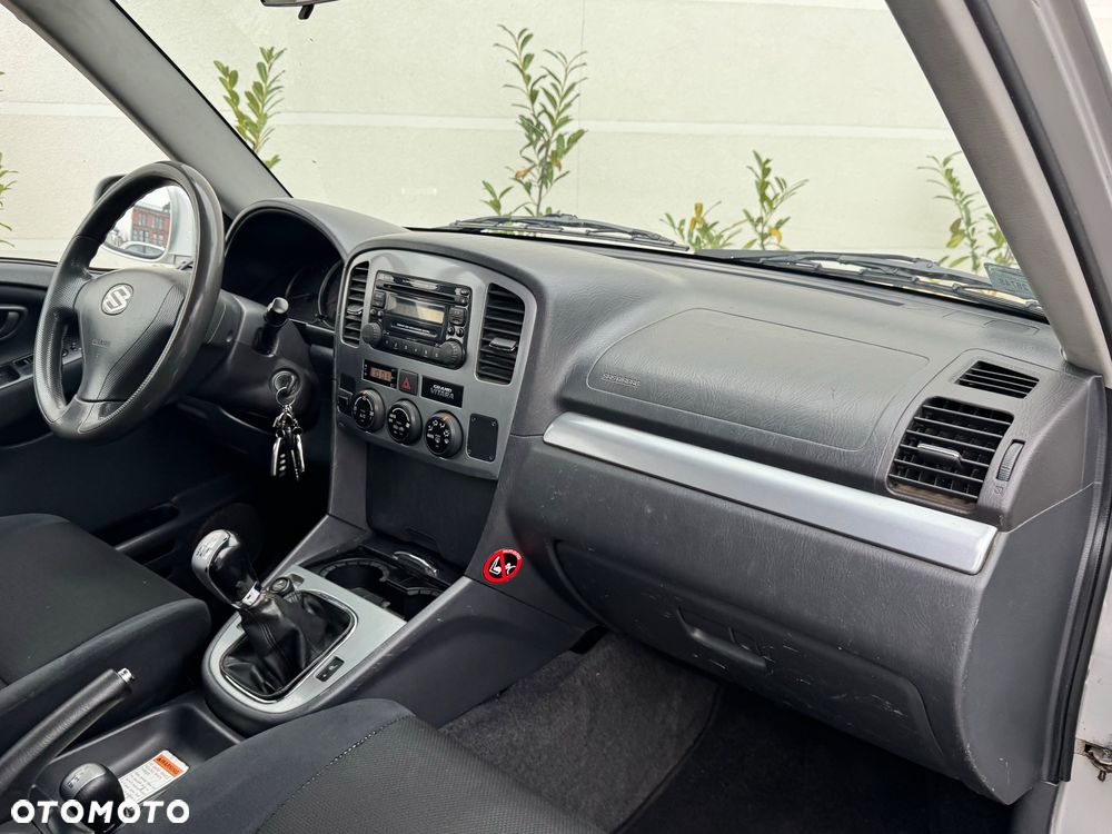 Suzuki Vitara 2.0 16V JLXS - 29