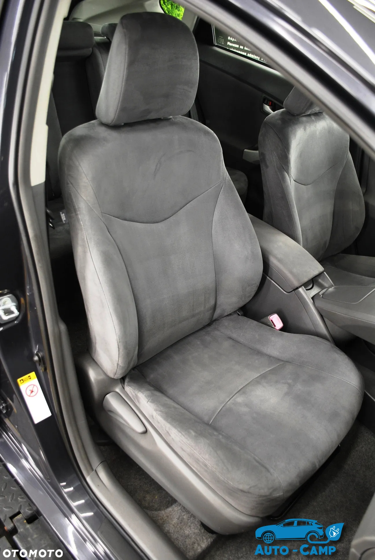 Toyota Prius 1.8 HSD Premium - 18