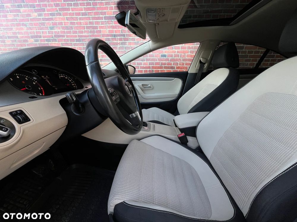 Volkswagen Passat - 12
