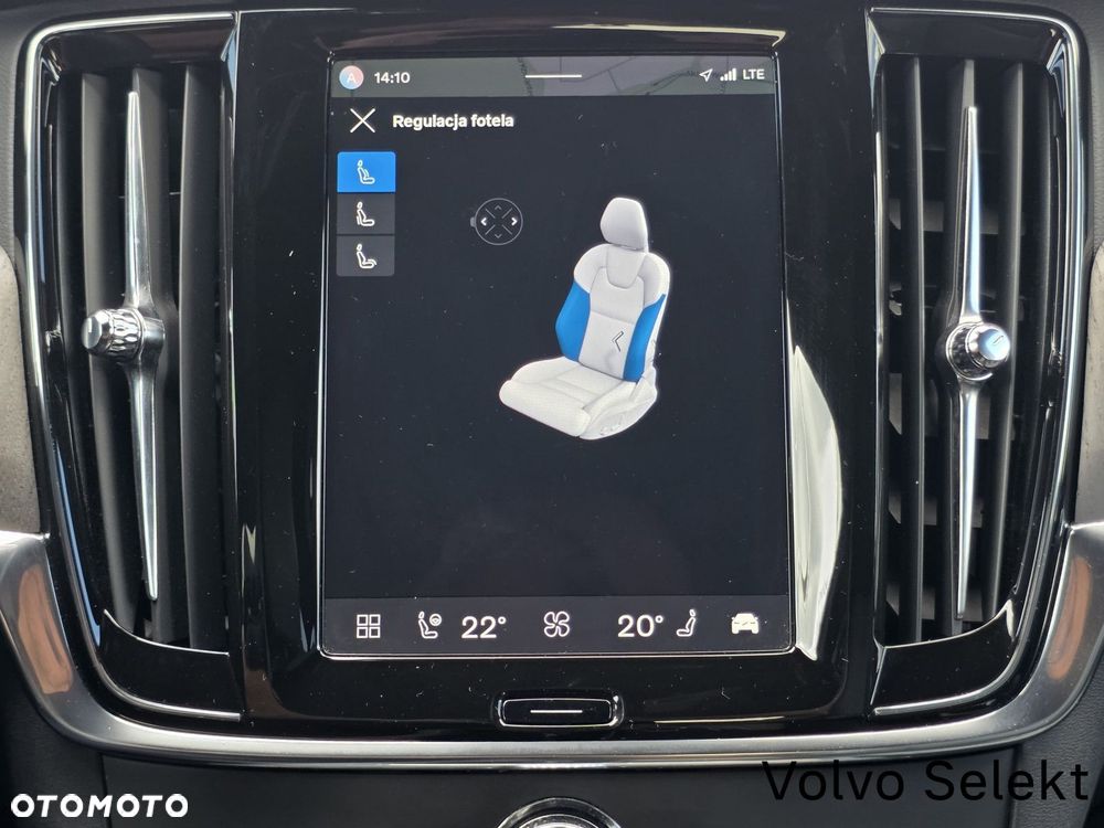 Volvo V90 Cross Country - 32