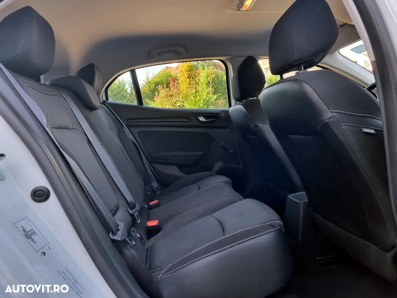 Renault Megane BLUE dCi Business - 12