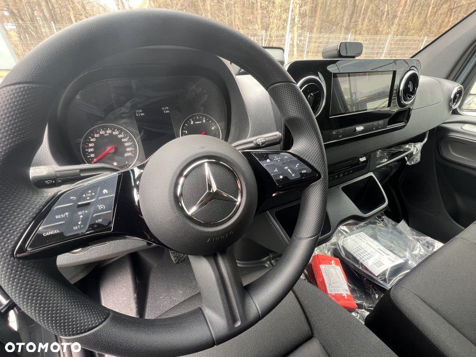 Mercedes-Benz Sprinter - 5