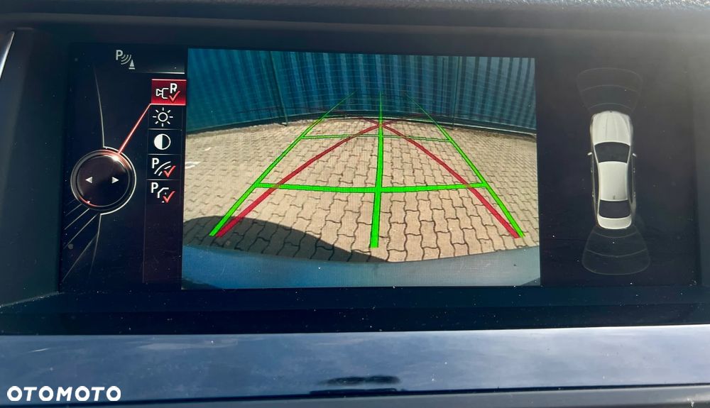 BMW Seria 5 528i xDrive - 10